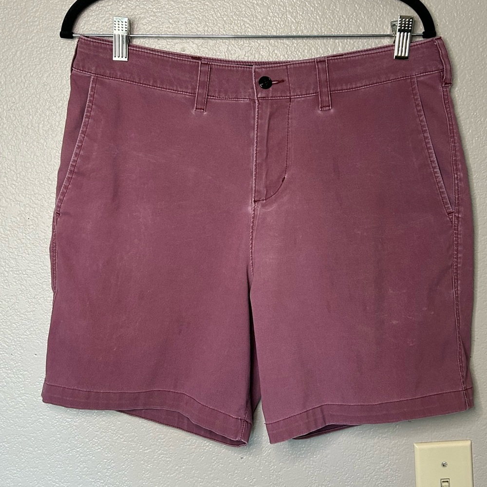 Abercrombie & Fitch Men's Maroon Flat Front Chino Shorts